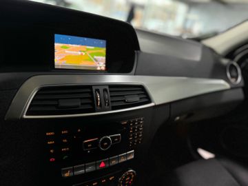 Fahrzeugabbildung Mercedes-Benz C 180 Avantgarde BlueEfficiency Navi Sitzhz PDC