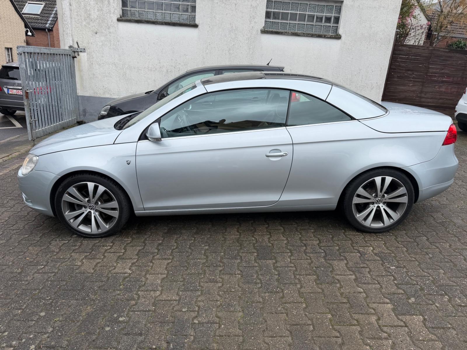 Volkswagen EOS 2.0 TDI INDIVIDUAL-PANO-NAVI-AUTOM-LEDER-ALU