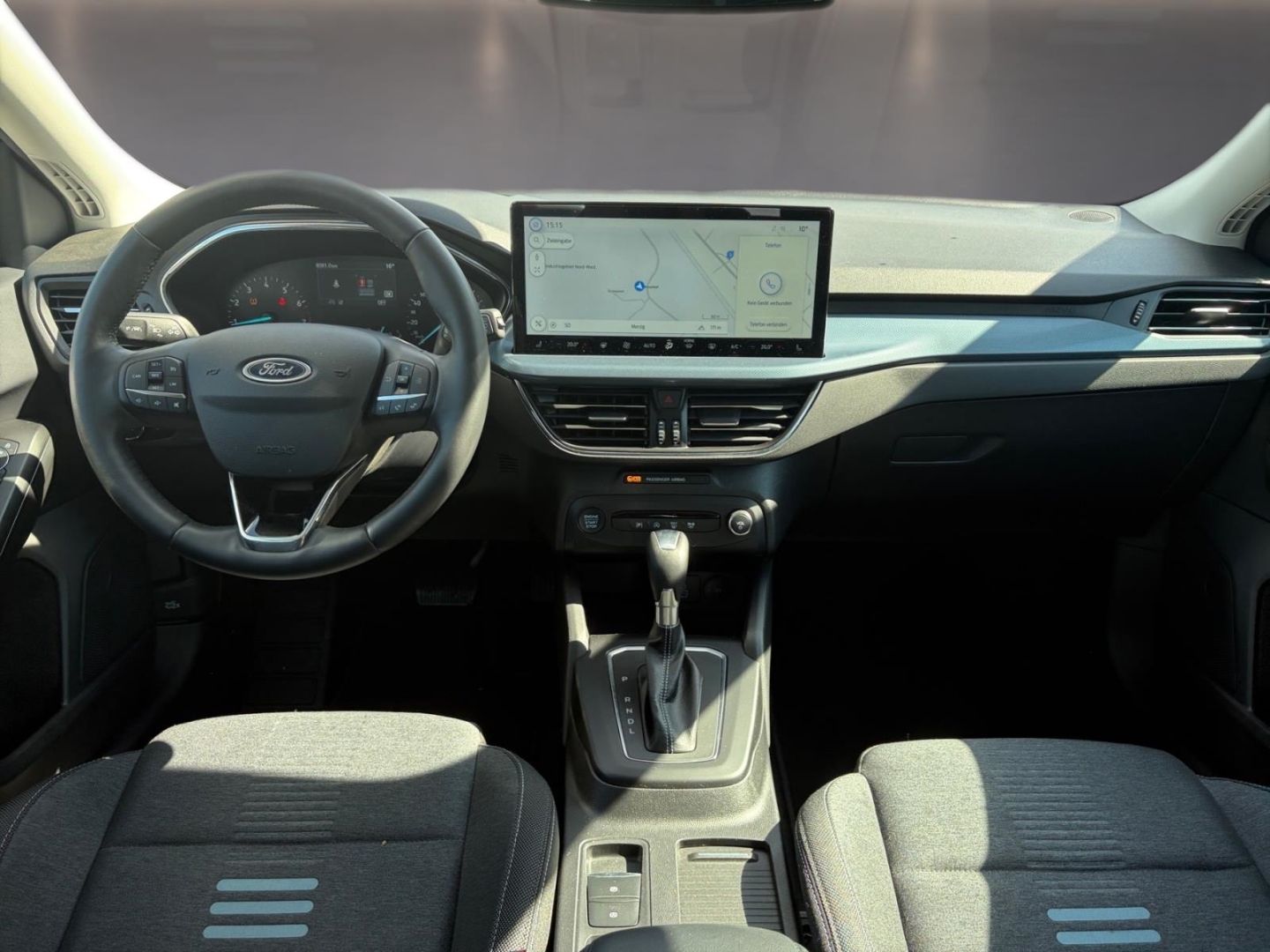 Fahrzeugabbildung Ford Focus Lim. Active, AT,AHK,Winterpaket,Navi