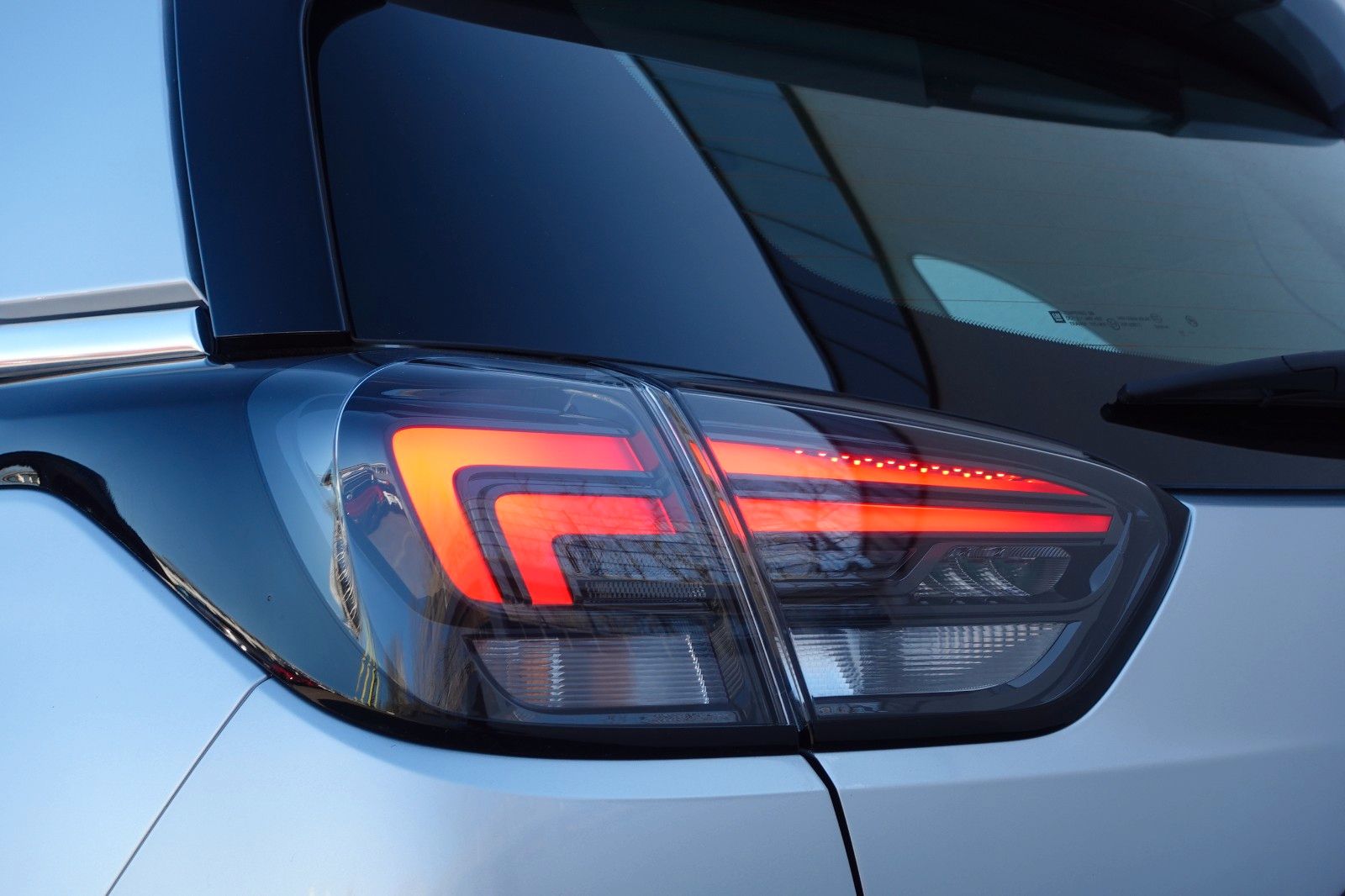 Fahrzeugabbildung Opel Crossland 1.2 Elegance Navi,Sitzh.,PDC,Kamera
