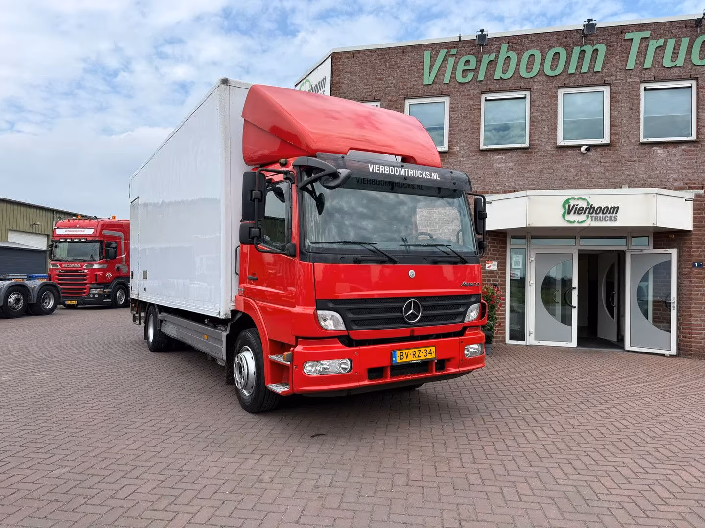 Mercedes-Benz Atego 1222 Atego 1222L Koffer mit Ladebordwand
