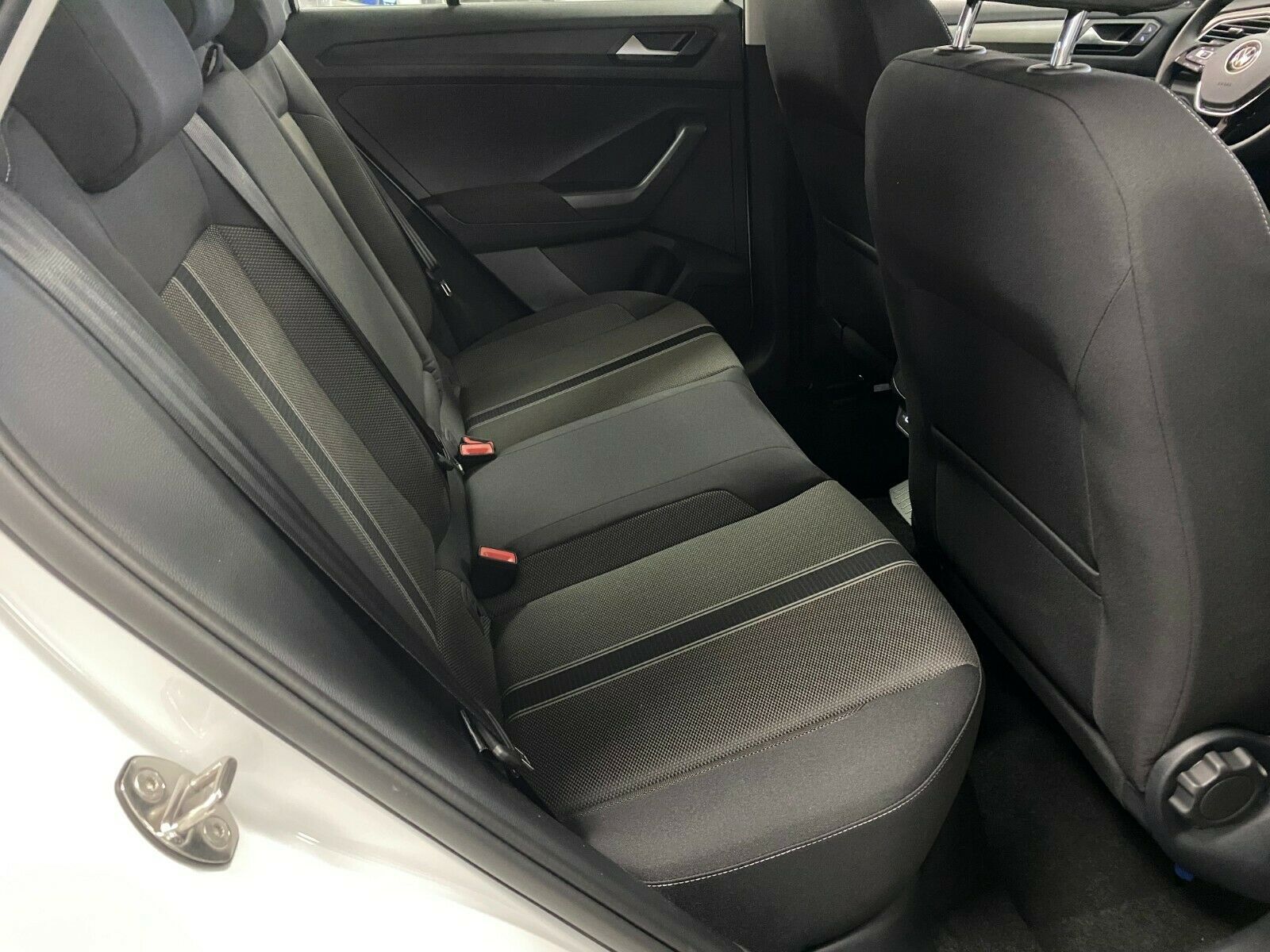 Fahrzeugabbildung Volkswagen T-Roc 1.5 TSI DSG Style+ACC+AHK abnehm.+LED+PDC+