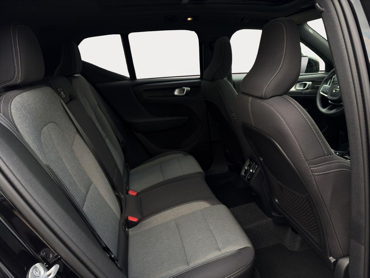 Volvo XC40 B3 Black Edition Plus 360° PANO AHK H/K 20"