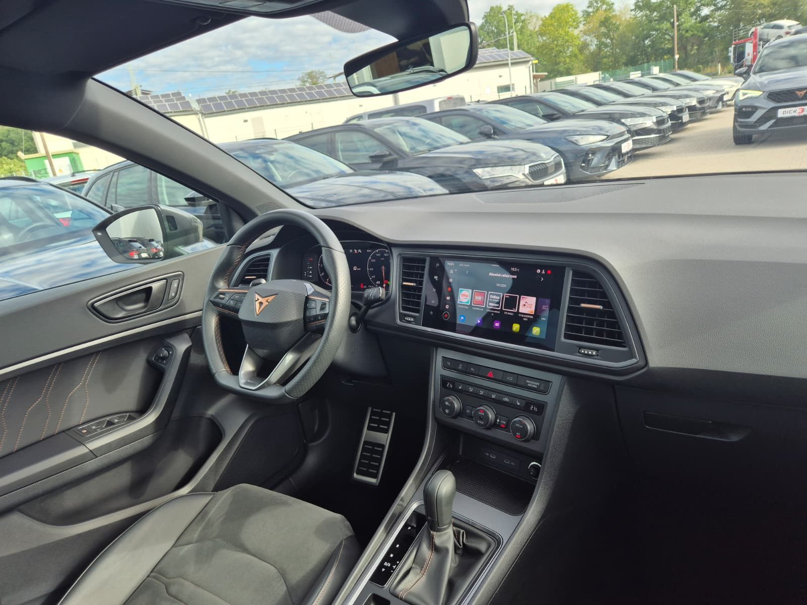 Fahrzeugabbildung CUPRA Ateca 1.5 TSI DSG PANO*DINAMICA*ACC*KAM*AHK*19"