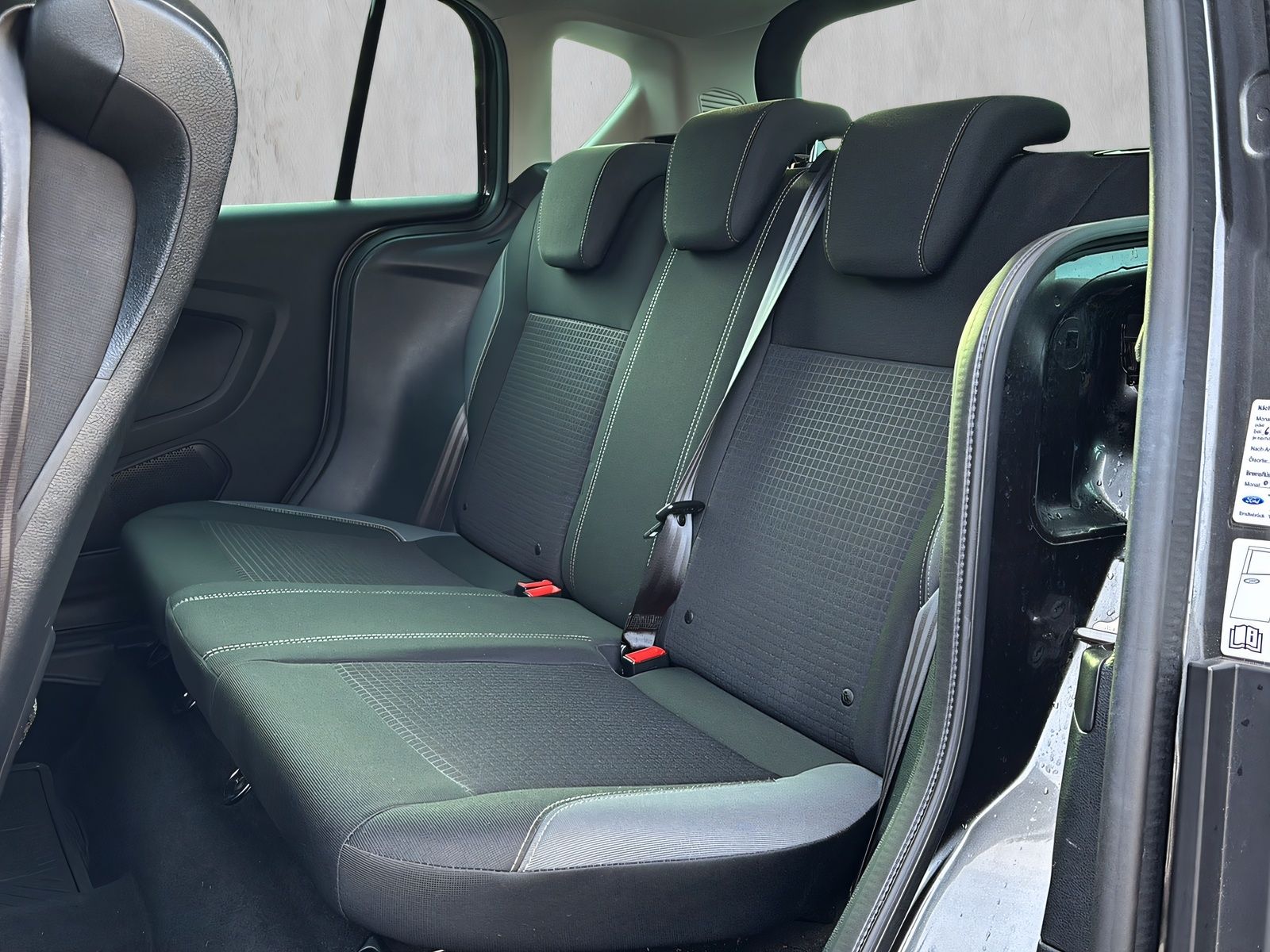 Fahrzeugabbildung Ford B-Max 1.0i Sync Edition AHK TEMPOMAT DAB WINTER