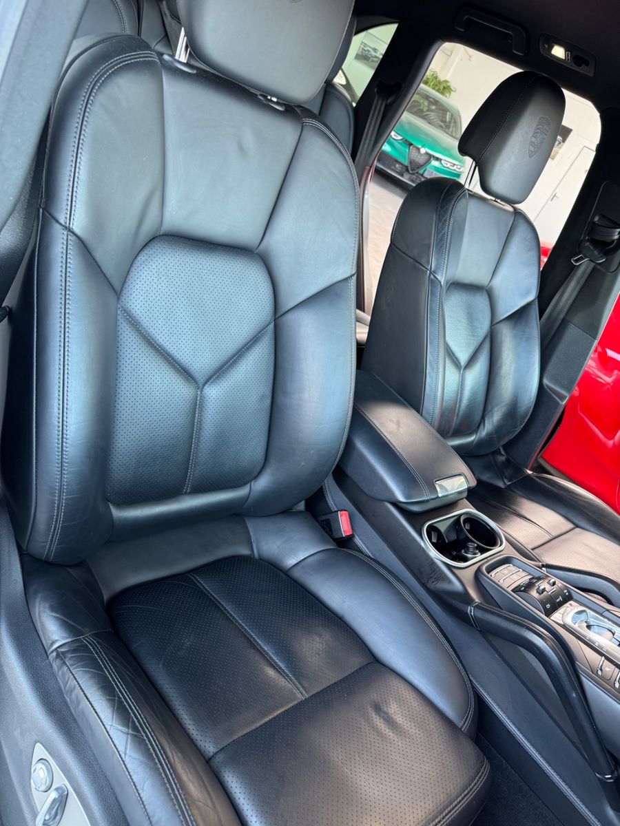 Fahrzeugabbildung Porsche Cayenne S Porsche Scheckheft