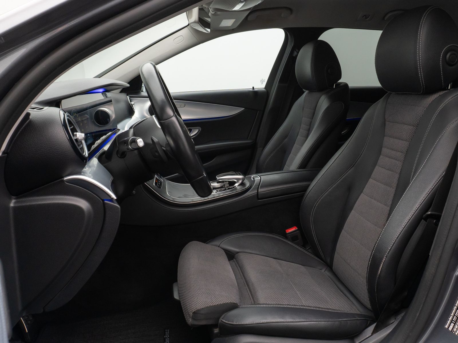 Fahrzeugabbildung Mercedes-Benz E 300 de Avantgarde Kamera AHK LED Standhzg AHK