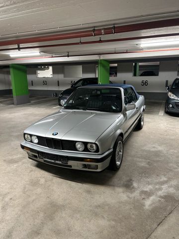 BMW E30 Cabrio 320i