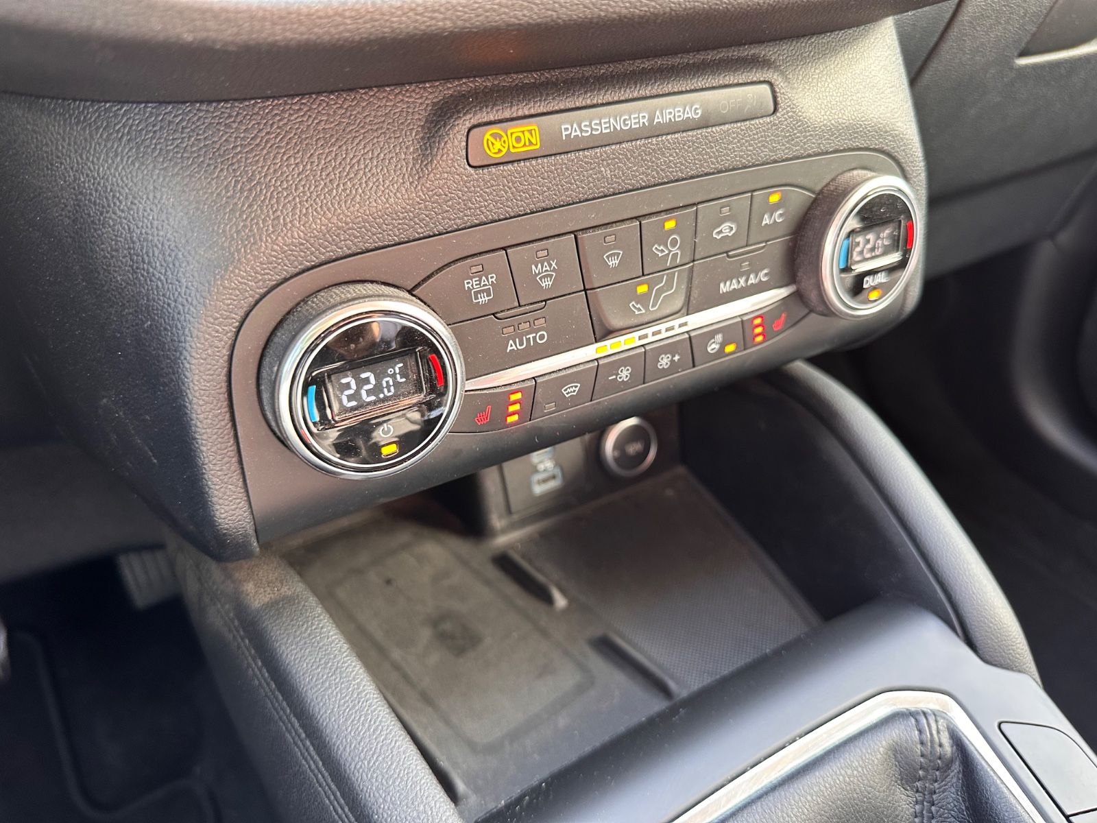 Fahrzeugabbildung Ford Kuga 2.0 EcoBlue Titanium X AHK/Navi/ACC/eHeck
