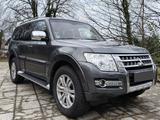 Mitsubishi Pajero 3,2 DI-D 4WD Top Automatik Top - Mitsubishi Pajero mit Panoramadach