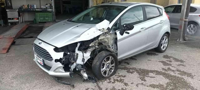 Ford FORD Fiesta 1.5 TDCi TITANIUM INCIDENTATA