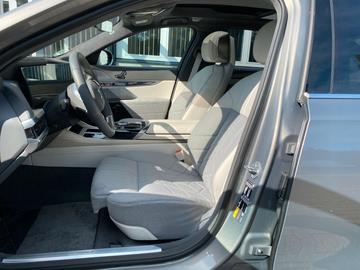 2022 BMW I7 — миниатюра 11