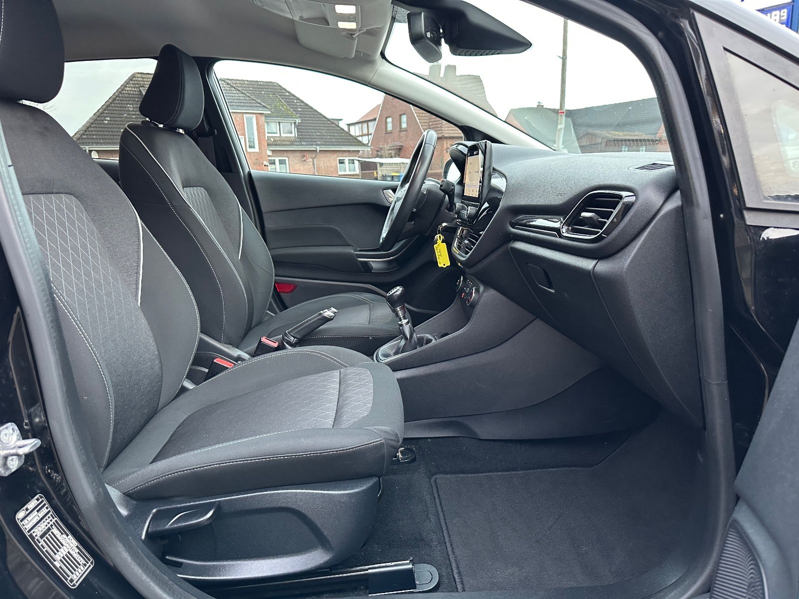 Fahrzeugabbildung Ford Fiesta 1.0 EB Active AppLink/SHZG/EPH/17"