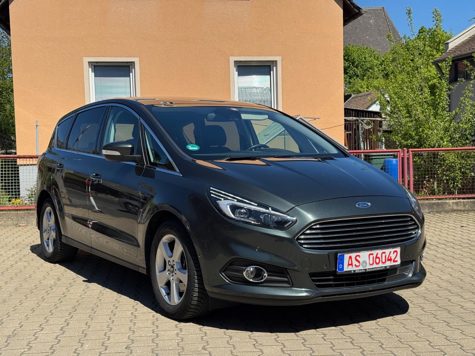 Ford S-MAX Titanium Aut. Pano 7 Sitzen LED Navi AHK