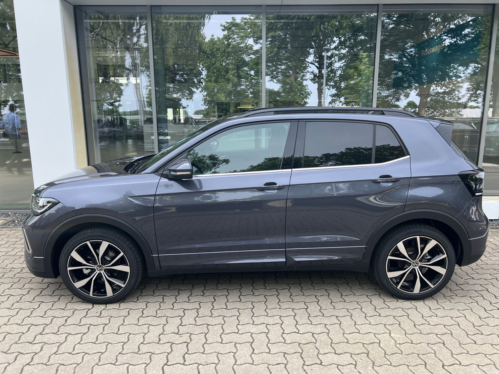Fahrzeugabbildung Volkswagen T-Cross R-Line 1.5 TSI DSG *AHK, IQ.LIGHT, ACC,