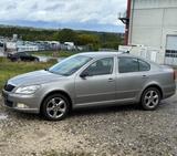 Skoda Octavia Lim. 2.0 TDI *EURO.5*BI-XENON*NAVI*ALU* - Skoda Octavia aus 2012 mit Diesel-Antrieb: Limousine