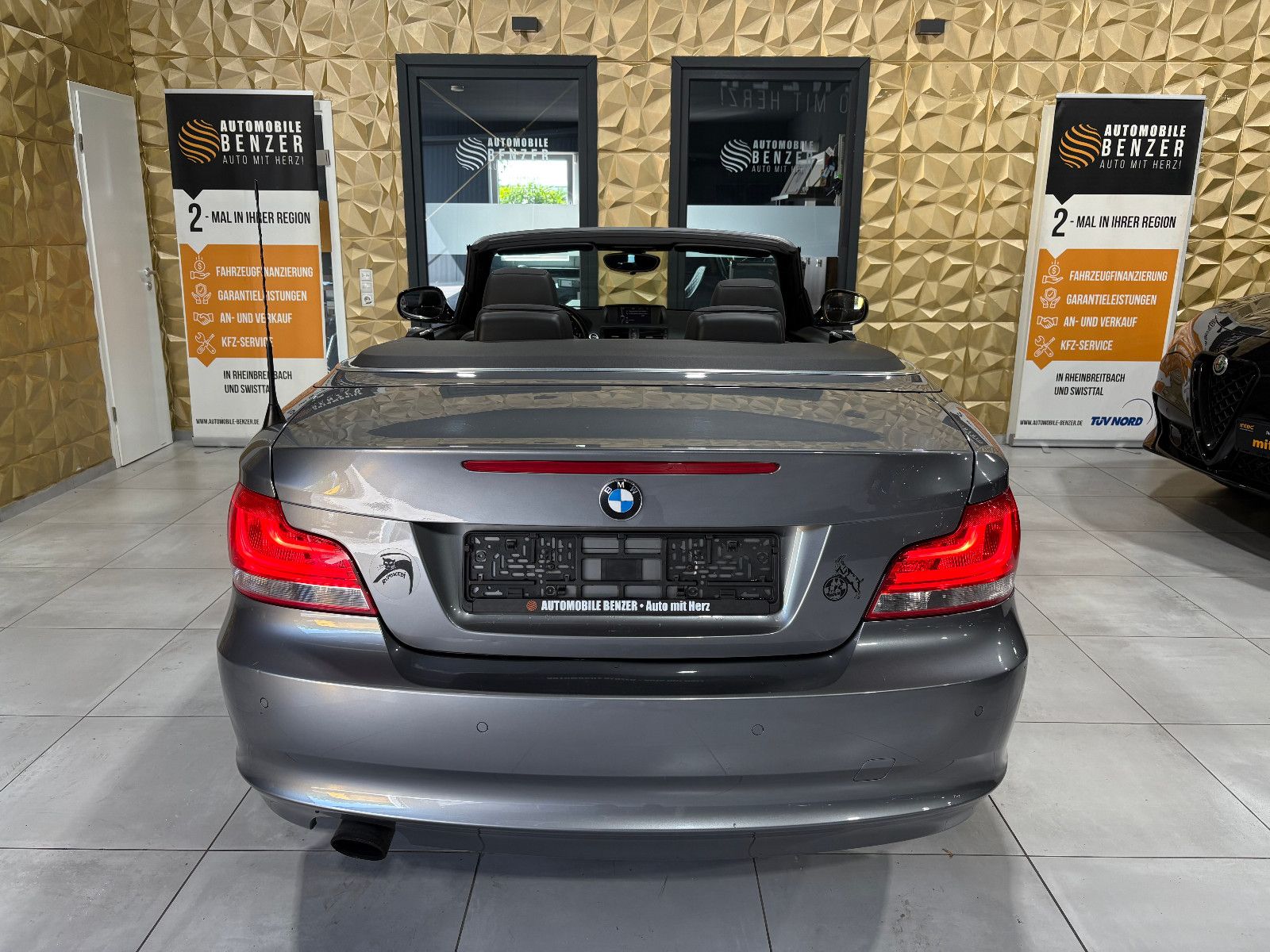 Fahrzeugabbildung BMW 118i Baureihe 1 Cabrio/NAVI/PDC/SHZ/KLIMA/8-FACH