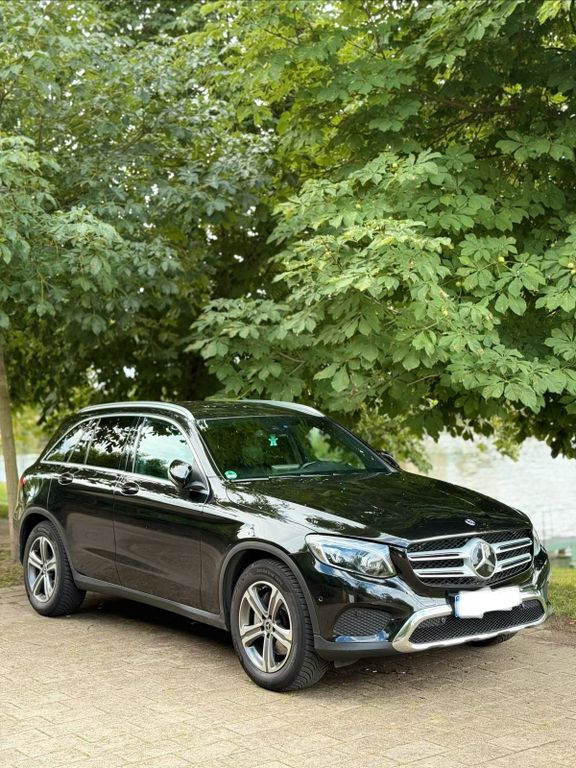 Image of Mercedes-Benz GLC 220
