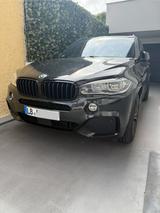 BMW X5 xDrive30d  M-Paket/Stndhz/AHK/21Zoll/H.-UP - BMW X5 Gebrauchtwagen in Stuttgart
