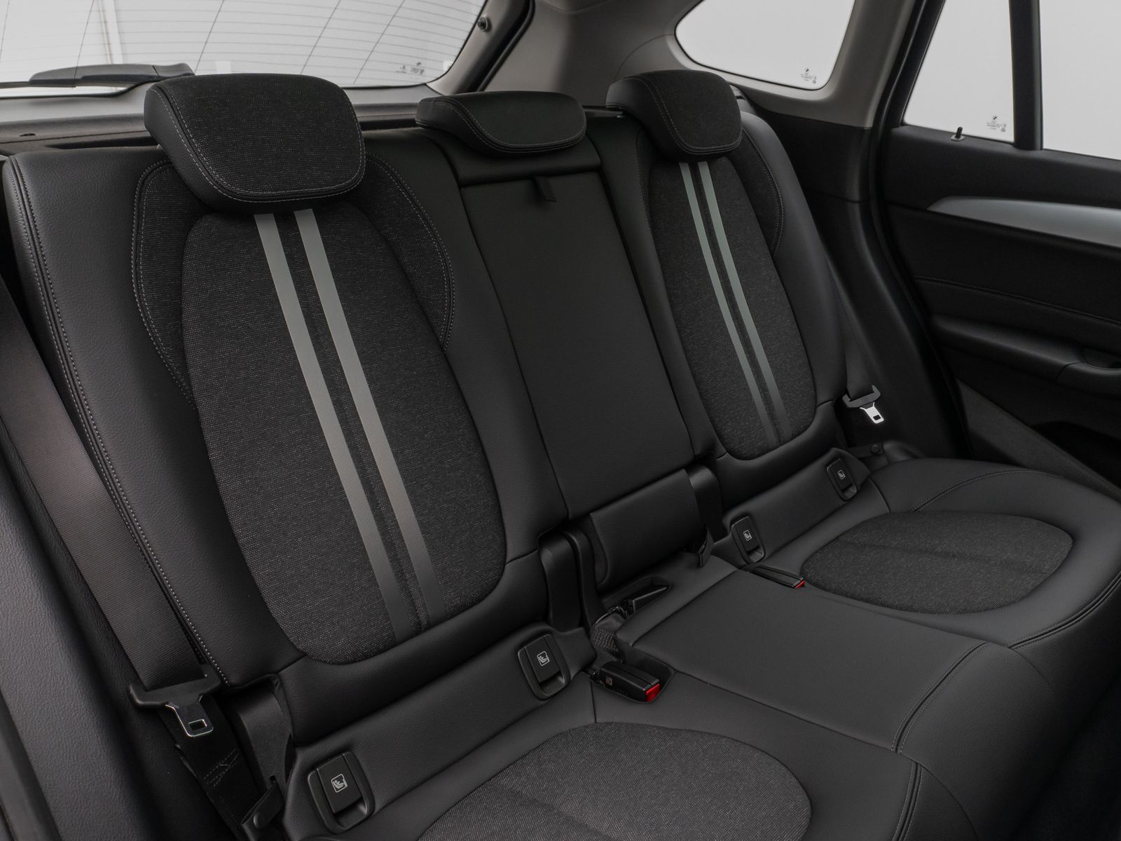 Fahrzeugabbildung BMW X1 xD25e Panorama DAB Navi Parkassistent Sport