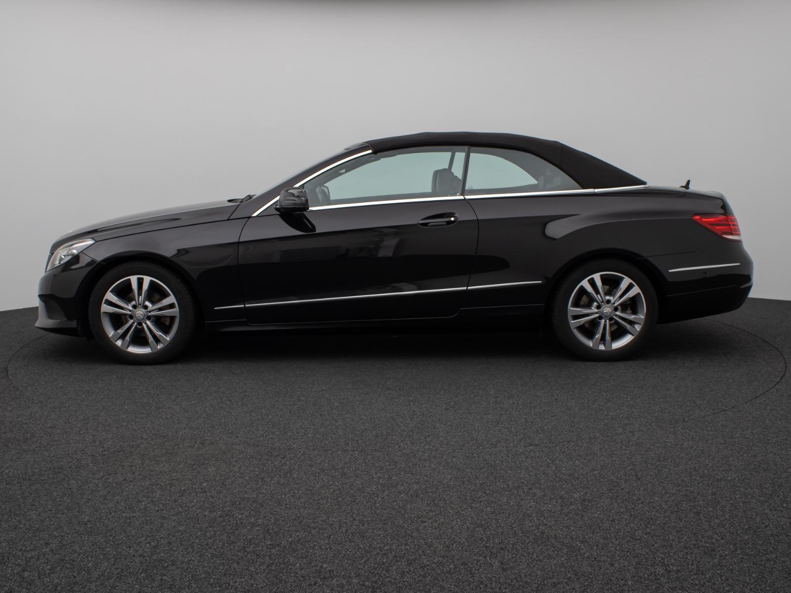 Mercedes-Benz E 200 Cabrio LED Sitzhzg Navi PDC Tempomat Leder