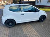 Volkswagen VW up! 1.0 / gepflegt / unfallfrei / TÜV 03/27  - VW up! von privat
