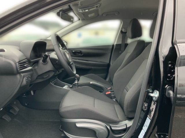 Fahrzeugabbildung Hyundai BAYON FL (MY25) 1.0 T-GDI Select Navi Kamera Ein