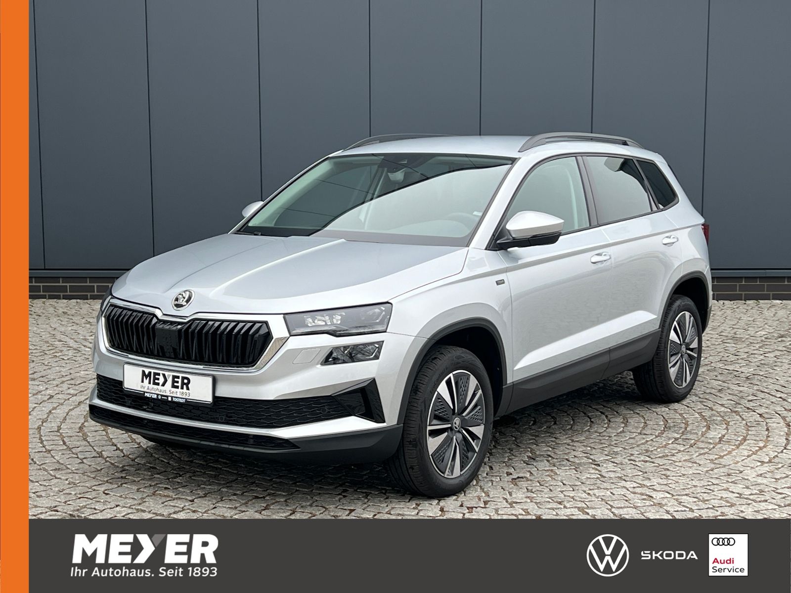 Fahrzeugabbildung SKODA Karoq Tour 1.5 TSI DSG *AHK, 17" LM-Felge, Navi,