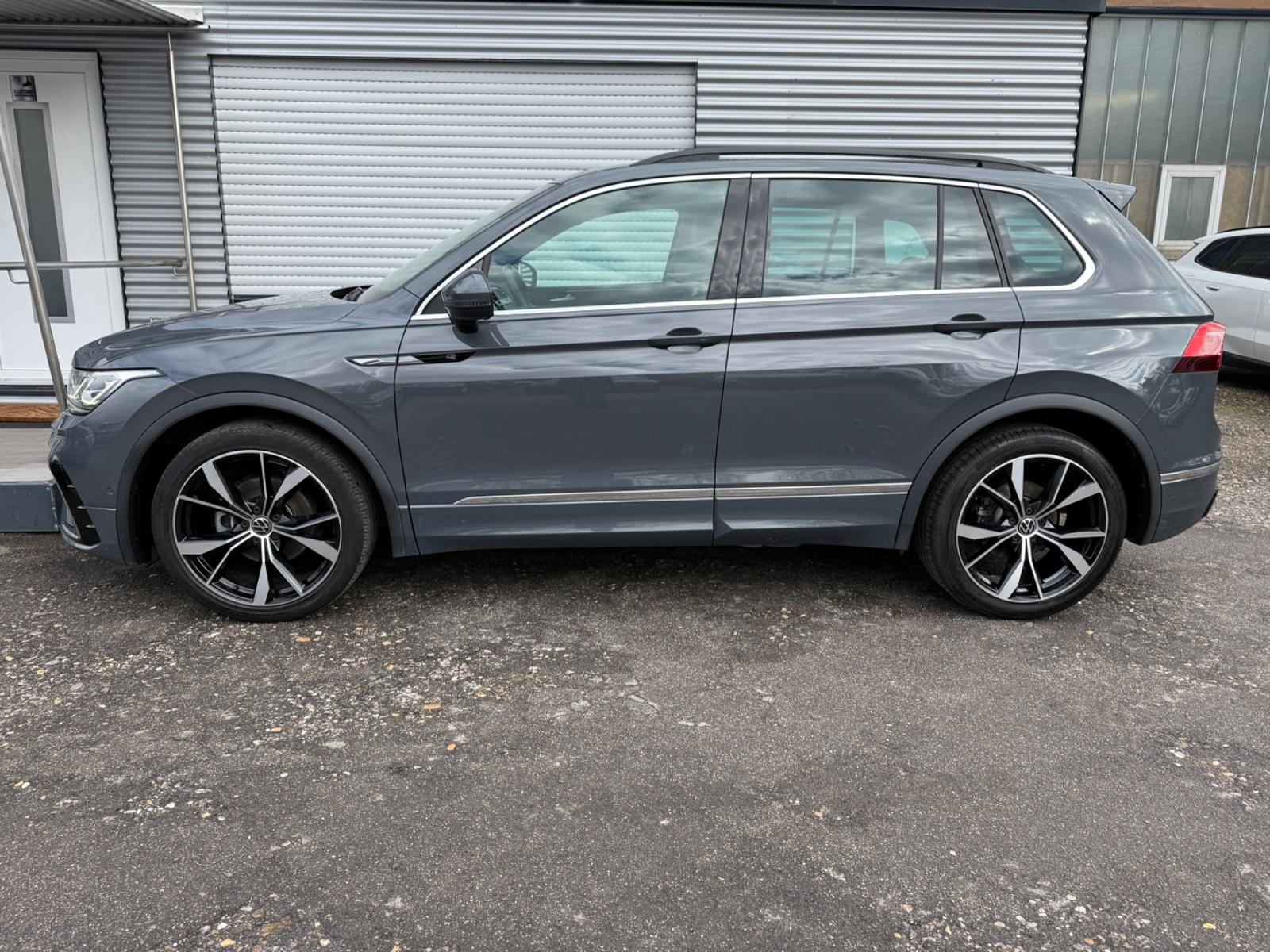 Volkswagen Tiguan R-Line-Sport*IQ.Light+Matrix-LED+20-Zoll*