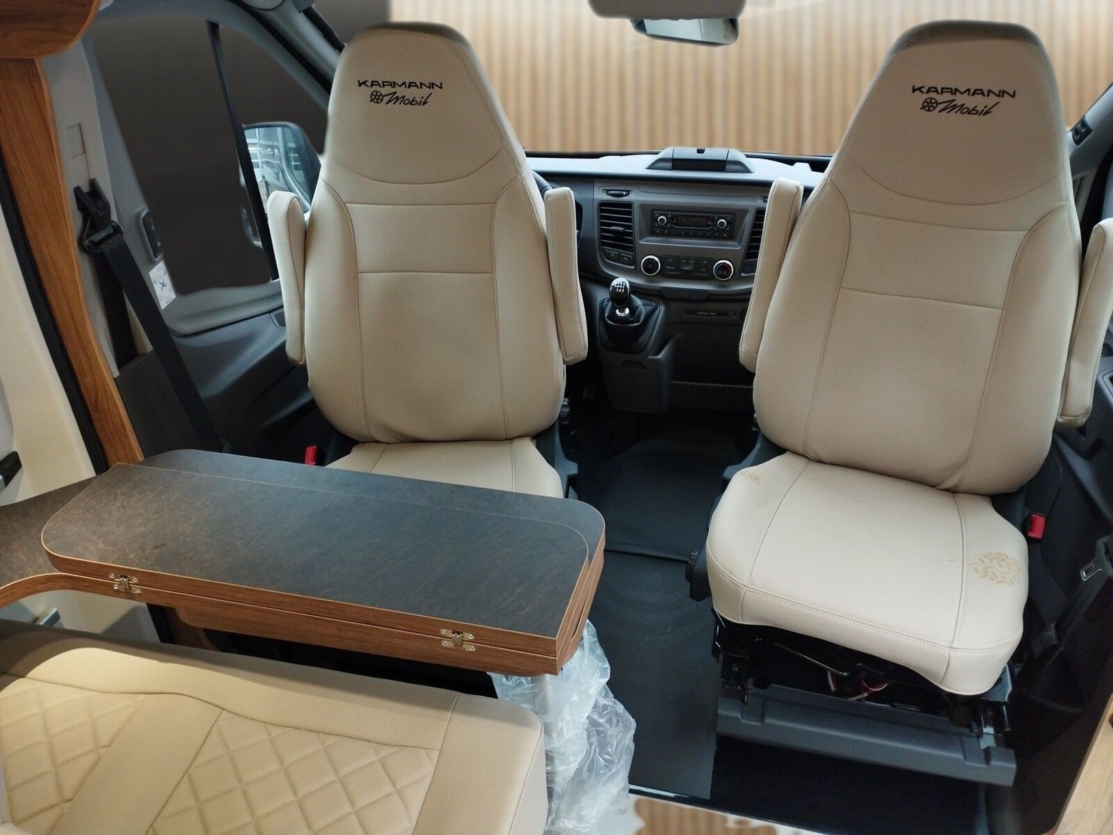 Fahrzeugabbildung Karmann Dexter 4x4 DE 560 AW Tageszulassung