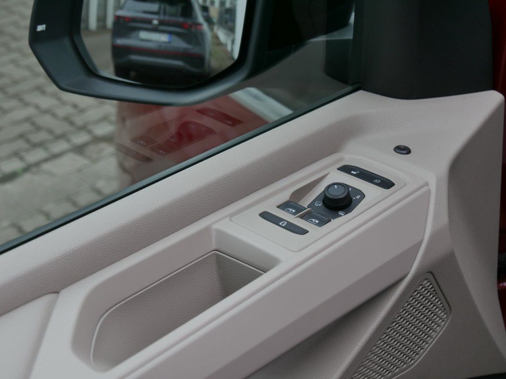 Fahrzeugabbildung Volkswagen T7 Multivan 110 kW TDI 7-Gang DSG Navi