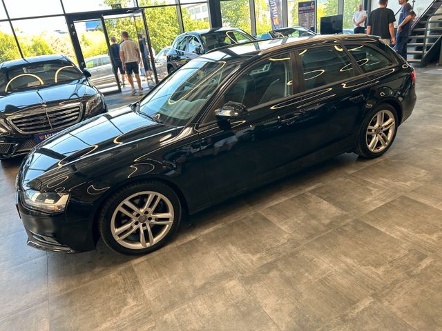 MYAUTOCENTER – Gebraucht- und Jahreswagen mit Werkstattservice in Pfaffenhofen Audi A4 Avant Attraction *BI-XENON*KLIMAAUTOM*ALLRAD*