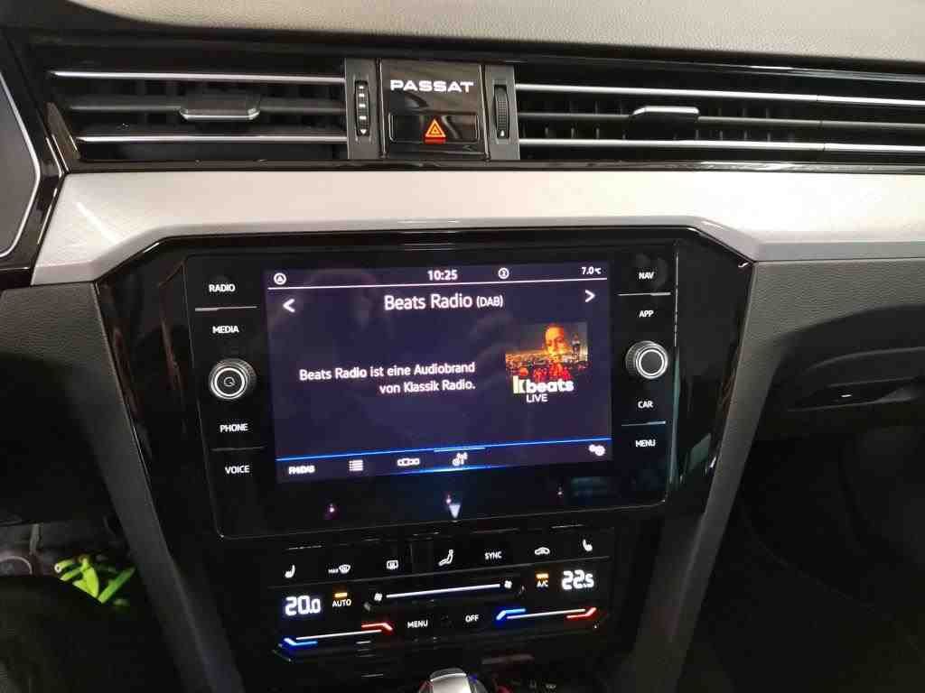 Fahrzeugabbildung Volkswagen Passat Variant TDI Business DSG Matrix Navi ACC