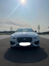 Jaguar XE D200 R-DYNAMIC BLACK R-DYNAMIC BLACK - Jaguar XE: R Dynamic Black