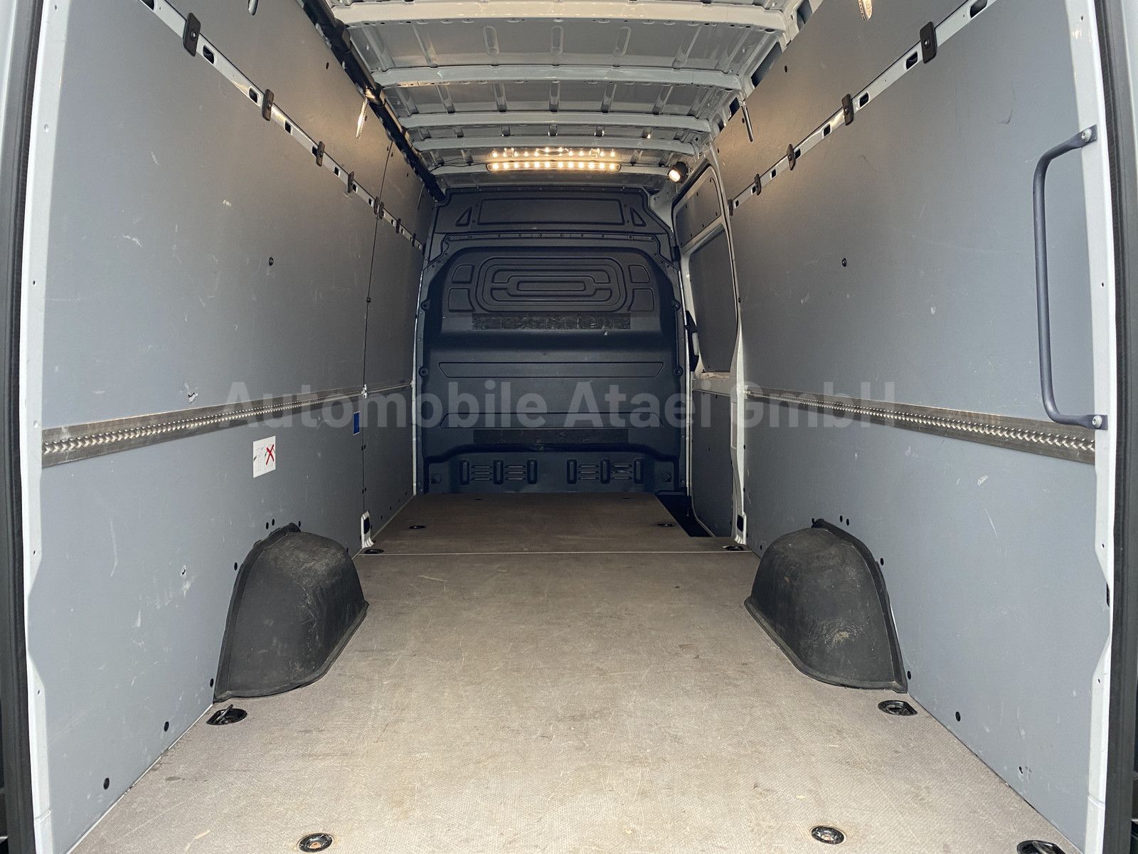 Fahrzeugabbildung Mercedes-Benz Sprinter 317 Automat. MAXI+AHK 3,5t+KAMERA 5663