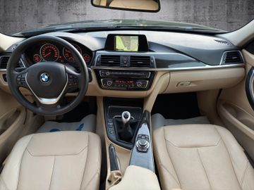 BMW 318 d Touring xDrive Luxury Line*LED*NAVI*PDC