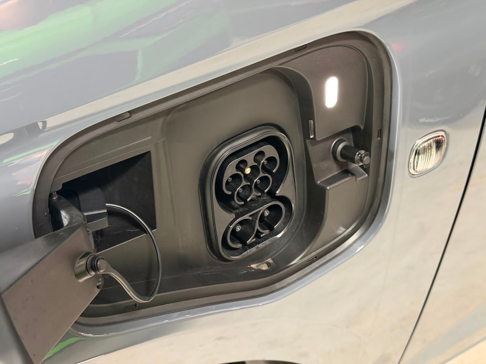Fahrzeugabbildung Volkswagen Caddy TSI eHybrid DSG ACC LED SHZ AHK-vorb. BLIS