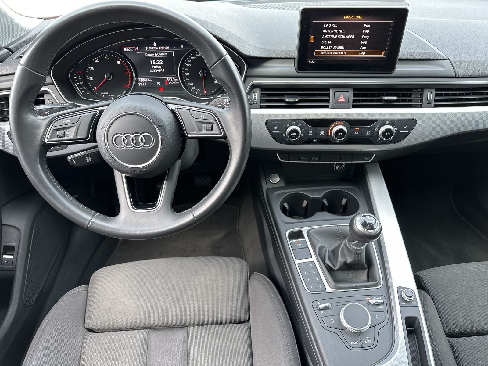 Fahrzeugabbildung Audi A4 Avant 35 TFSI Sport XEN+PANORAMA+DAB+SHZ+EPH