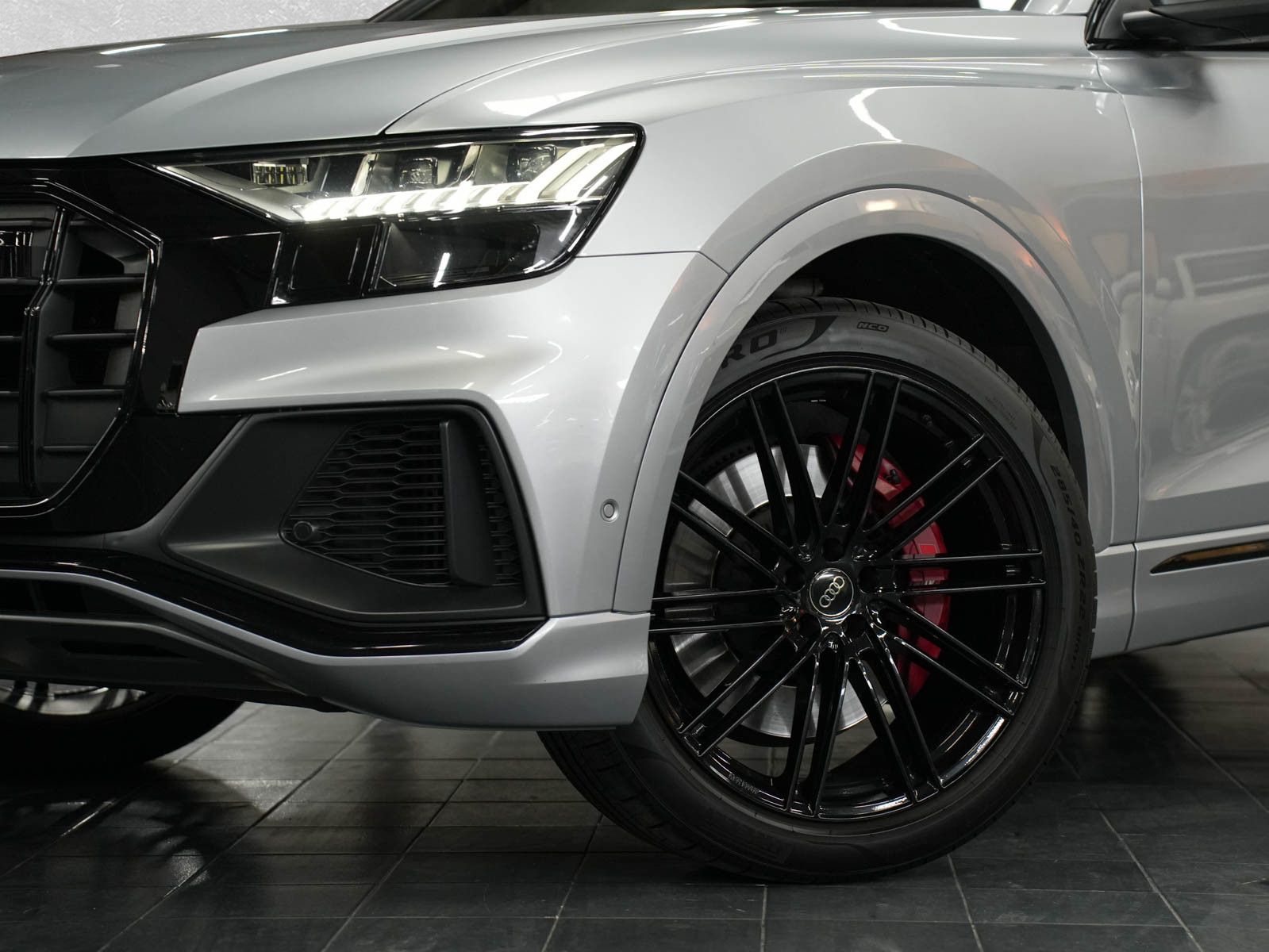 Fahrzeugabbildung Audi SQ8 - B&O|HD Matrix|ACC|360°|Pano|22"|S+Valcona