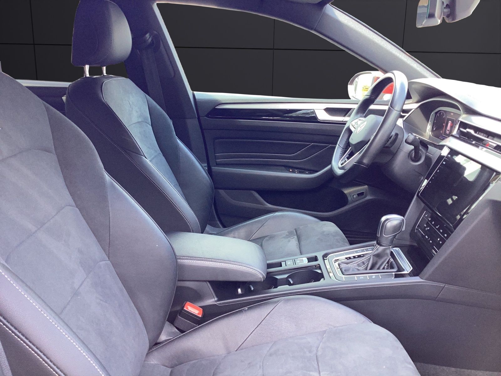 Fahrzeugabbildung Volkswagen Arteon SB TDI R-Line DSG LED AHK Navi AID HUD AC