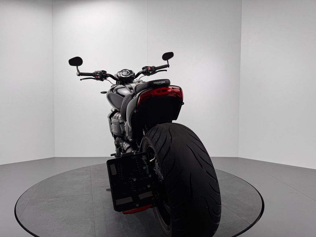 Fahrzeugabbildung Triumph ROCKET 3 STORM R *WUNDERKIND-UMBAU *NEUWERTIG