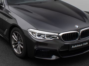Fahrzeugabbildung BMW 520d xDr Tour HUD DAB Komfortzugang HI-FI