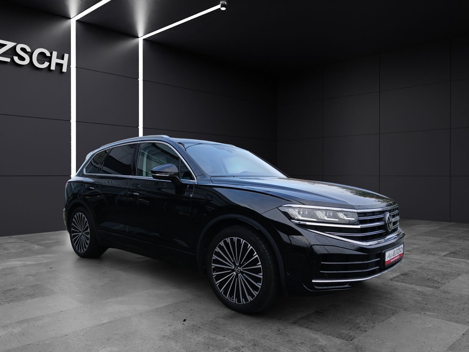 Fahrzeugabbildung Volkswagen Touareg eHybrid Elegance Matrix AHK Pano HUD AID