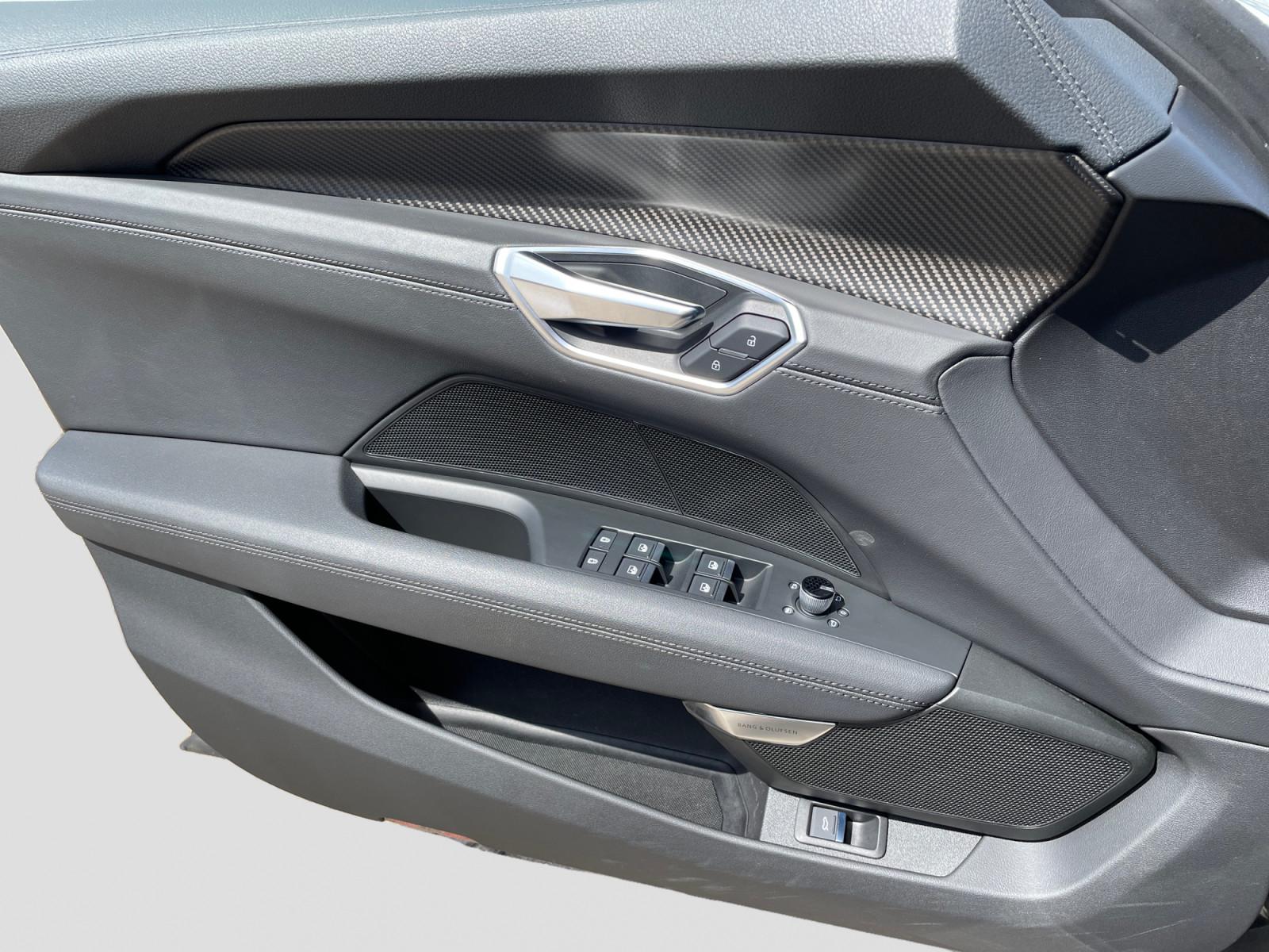 Audi e-tron GT quattro HUD Matrix B&O Pano