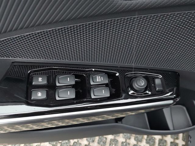 KGM Tivoli ESSENTIAL 1.5 MT NaviCarPlayRFKDABSHZ