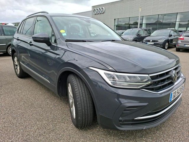 Fahrzeugabbildung Volkswagen Tiguan Life 2.0TDI DSG Navi LED ACC elekHeck