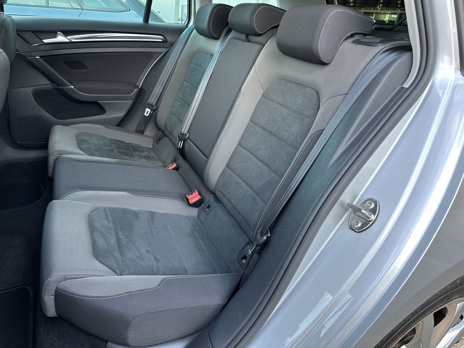 Fahrzeugabbildung Volkswagen Golf Variant 2.0 TDI Highline NAV+LED+ACC+SHZ+PP