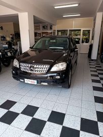 Mercedes ML 320 - 4