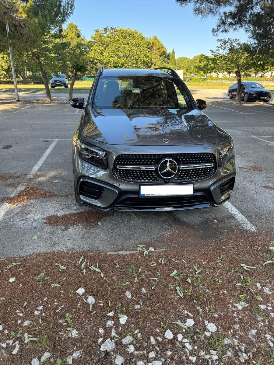 MERCEDES-BENZ GLB 200 d 4MATIC DCT -