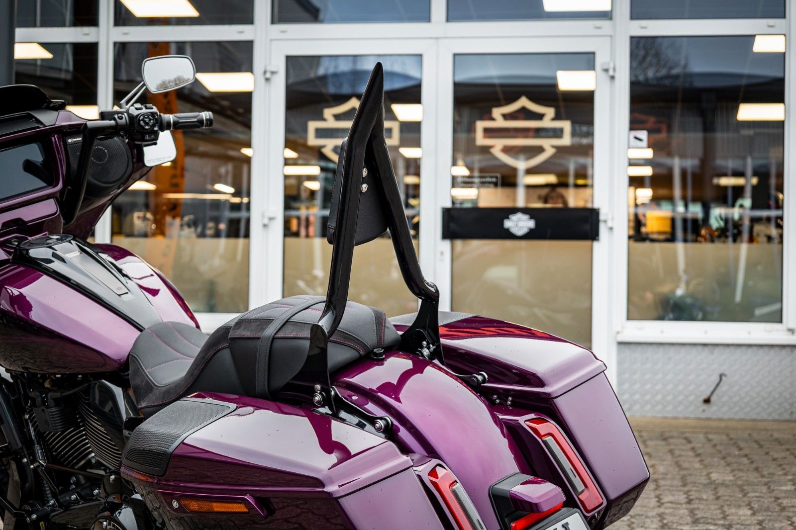 Fahrzeugabbildung Harley-Davidson CVO Street Glide FLHXSE 121 cui - Jekill & Hyde